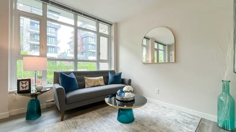 201 711 BRESLAY STREET - photo 3 of 23