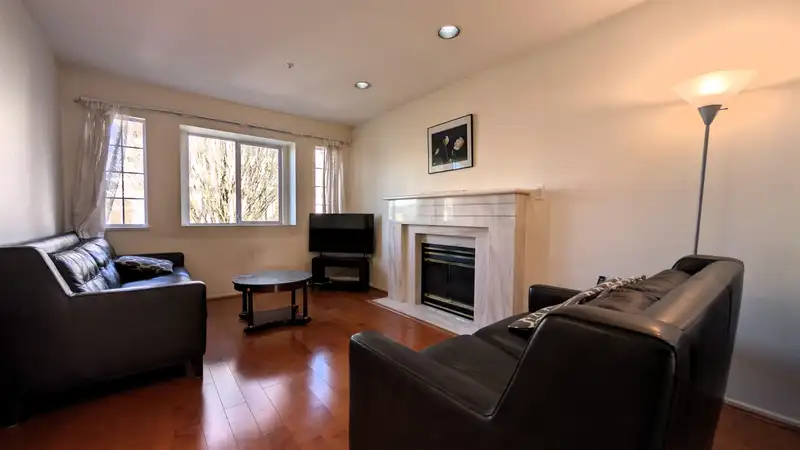 708 E 49TH AVENUE - photo 3 of 27