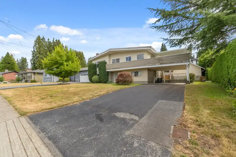 879 THERMAL DRIVE - photo 2 of 40
