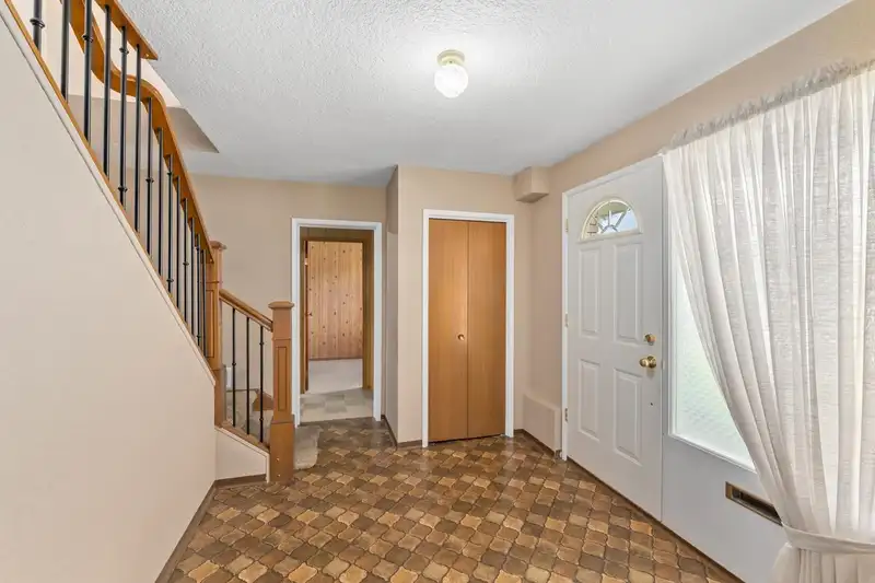 879 THERMAL DRIVE - photo 4 of 40