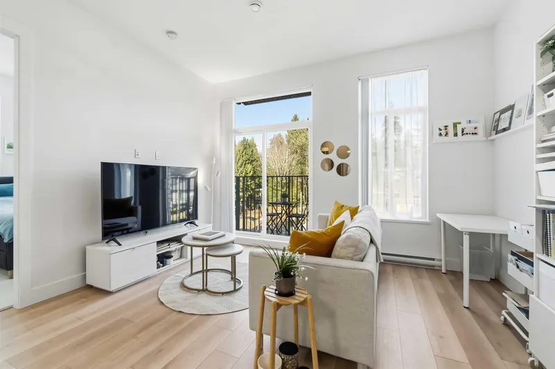 310 718 EDGAR AVENUE - photo 4 of 25