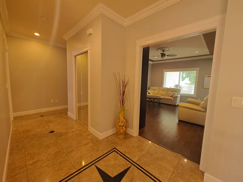 12854 107A AVENUE - photo 4 of 22