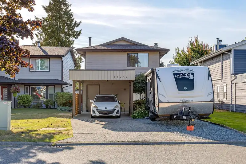 11767 190 STREET - photo 1 of 31