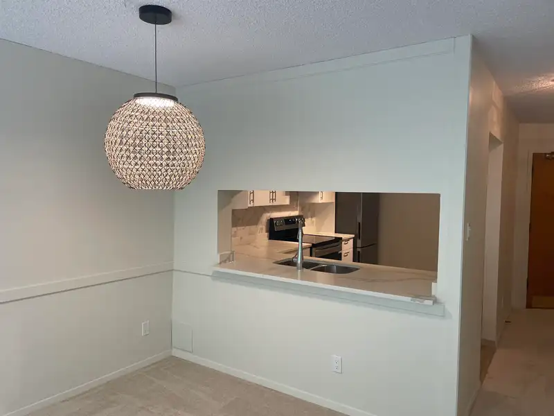 305 6070 MCMURRAY AVENUE - photo 4 of 40