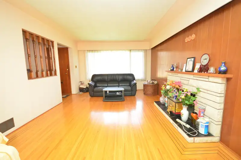 862 E 49TH AVENUE - photo 4 of 19