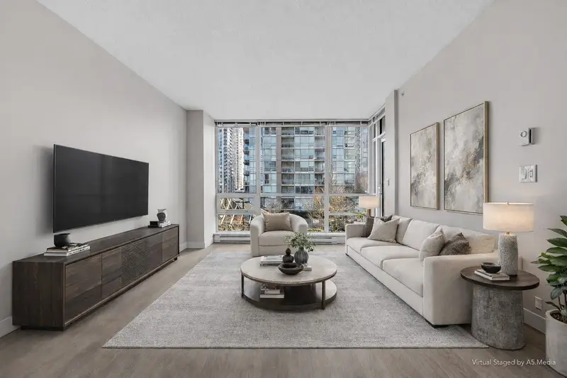 706 2968 GLEN DRIVE - photo 1 of 25