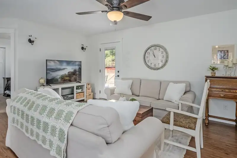 3553 MONASHEE STREET - photo 3 of 40