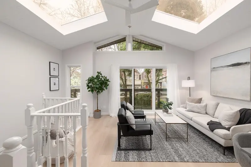 721 E PENDER STREET - photo 4 of 25