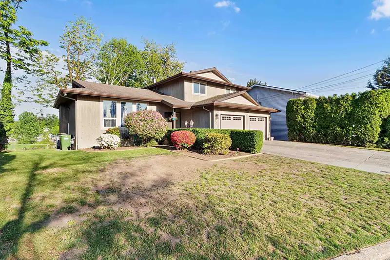 2348 RIDGEWAY STREET - photo 3 of 36