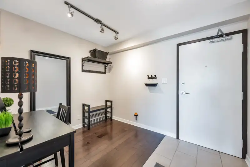 604 575 DELESTRE AVENUE - photo 3 of 35