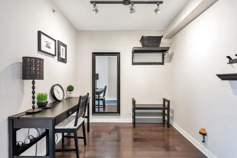 604 575 DELESTRE AVENUE - photo 4 of 35