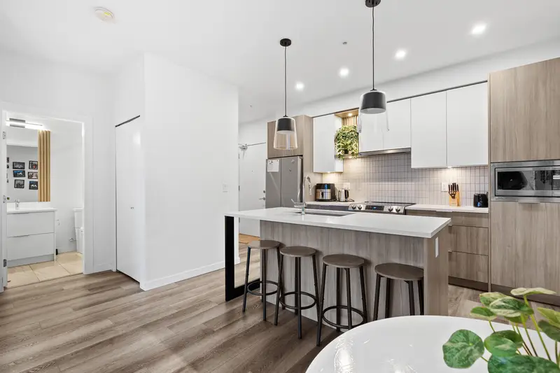 217 20695 EASTLEIGH CRESCENT - photo 2 of 25