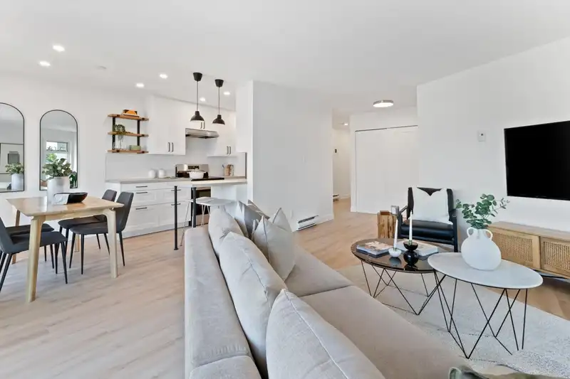 302 2244 MCGILL STREET - photo 4 of 20