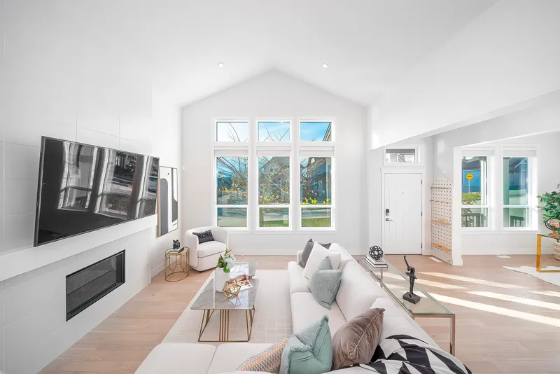 2118 165 STREET - photo 1 of 25