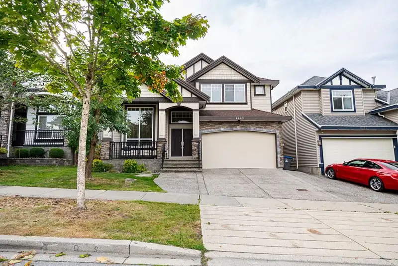 6265 141A STREET - photo 2 of 39