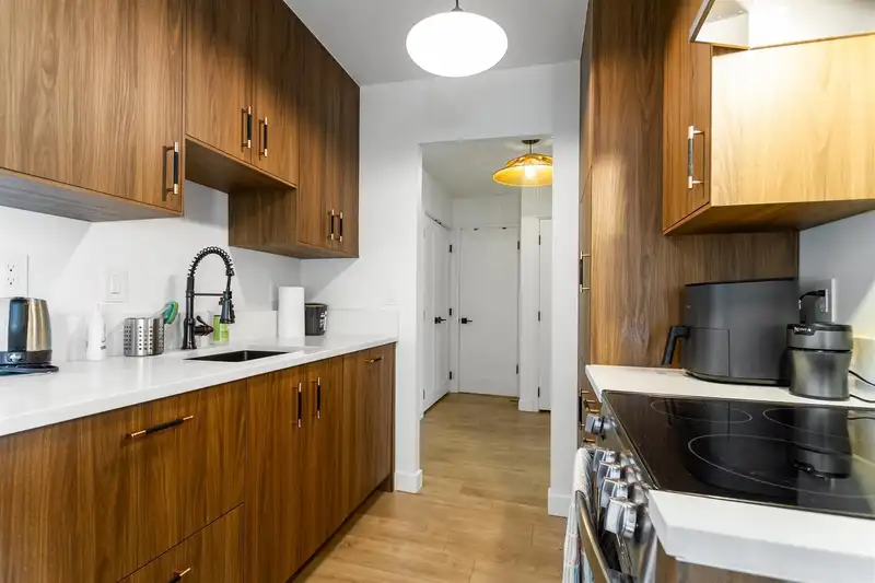 204 2240 WALL STREET - photo 1 of 24