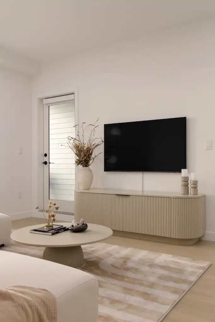 413 2450 GARDEN DRIVE - photo 3 of 39