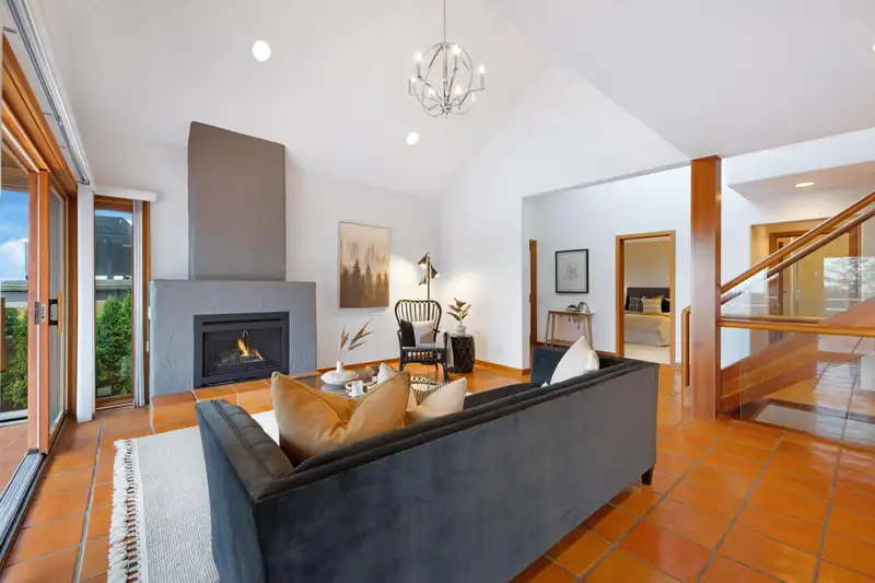 1029 CLYDE AVENUE - photo 4 of 40