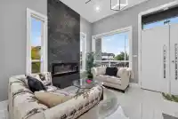 5947 140B STREET - thumbnail 3