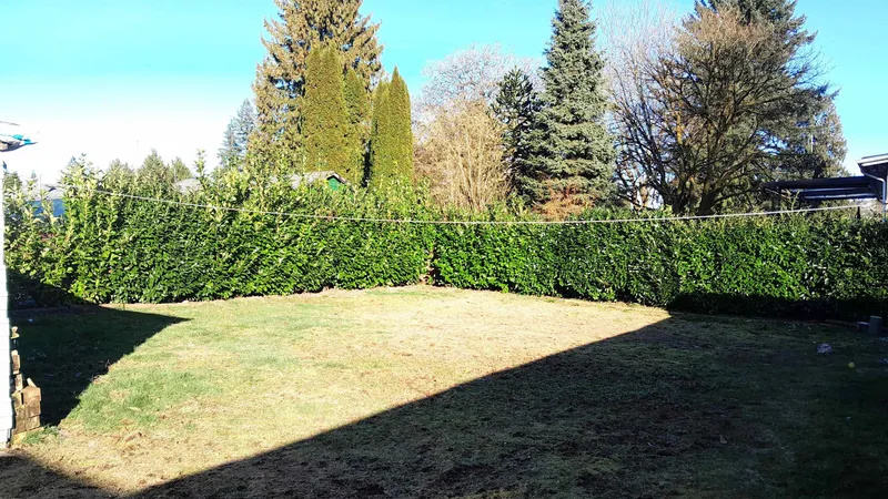 21471 121 AVENUE - photo 2 of 9