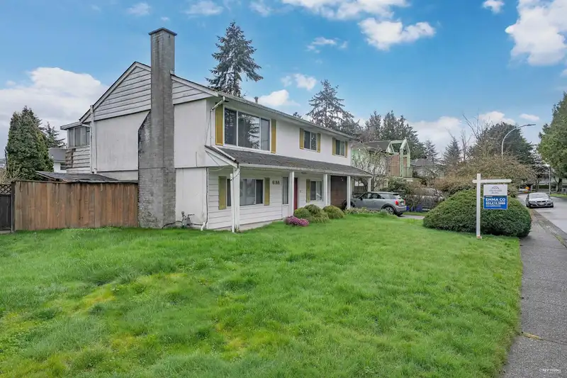 6160 REDFERN CRESCENT - photo 3 of 10
