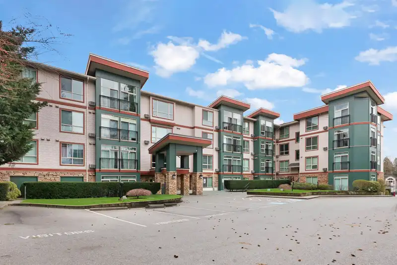 208 33485 SOUTH FRASER WAY - photo 1 of 28