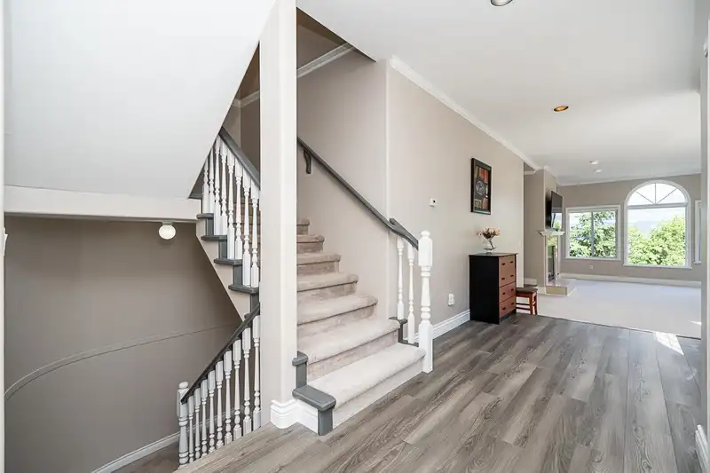 2775 NADINA DRIVE - photo 4 of 40
