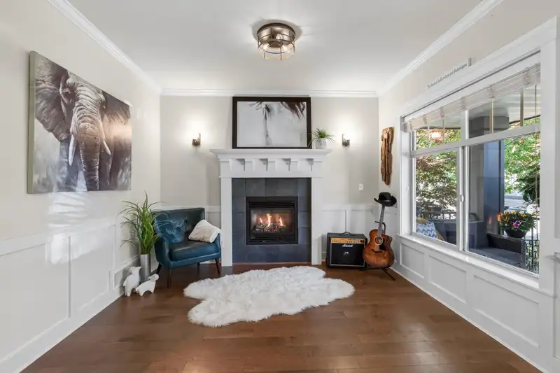 7073 194B STREET - photo 4 of 39