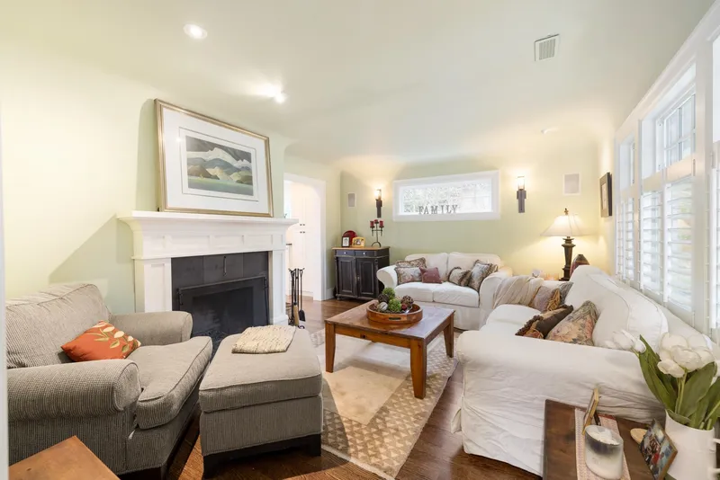 1470 HAYWOOD AVENUE - photo 2 of 21