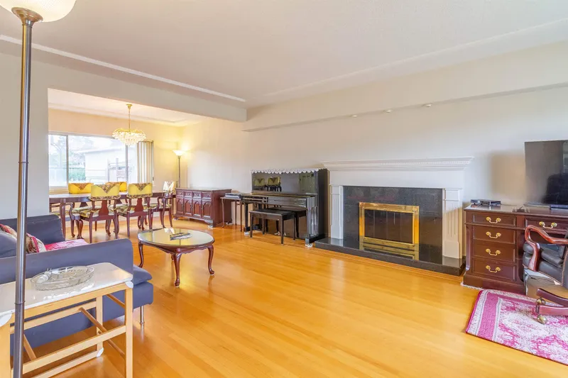 4810 FAIRLAWN DRIVE - photo 3 of 25