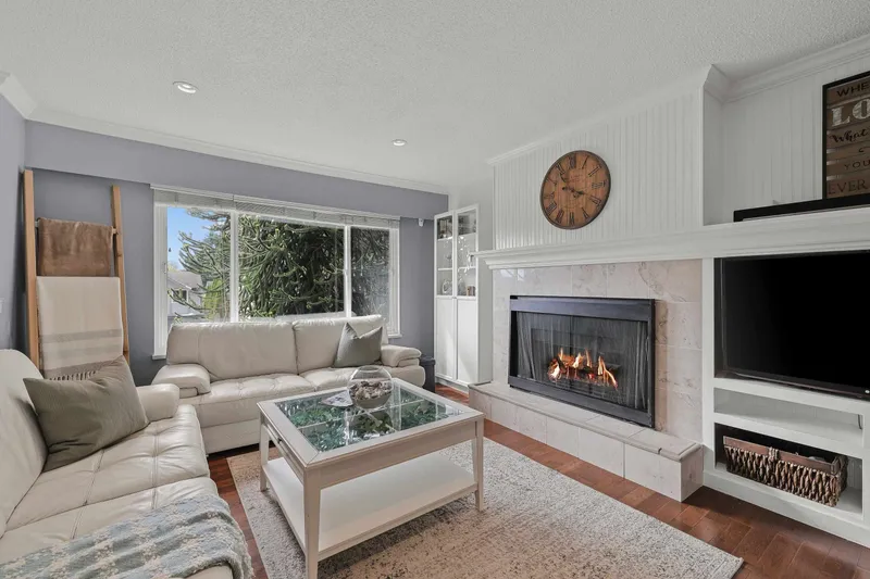 5846 179A STREET - photo 3 of 25