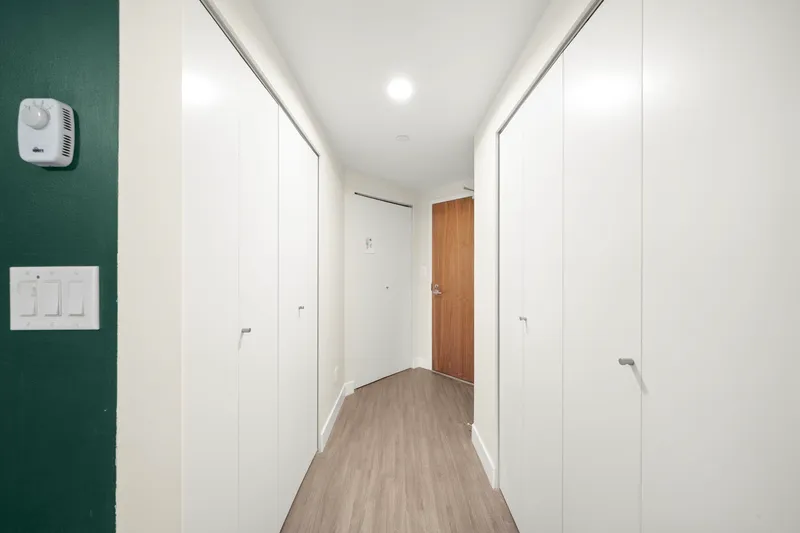 1002 1323 HOMER STREET - photo 2 of 25