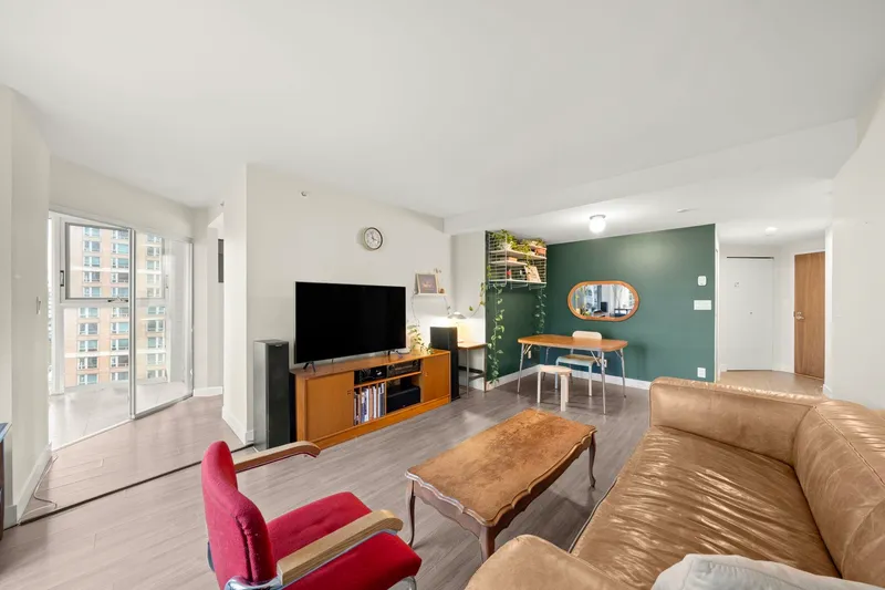 1002 1323 HOMER STREET - photo 4 of 25