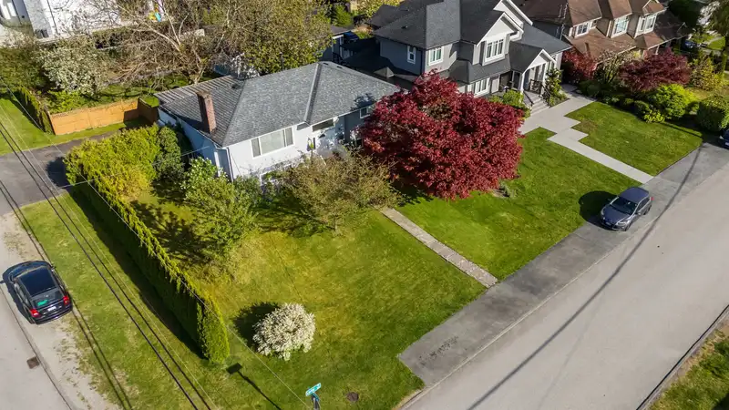 343 LEROY STREET - photo 3 of 38