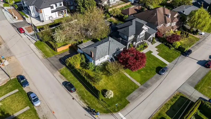 343 LEROY STREET - photo 4 of 38