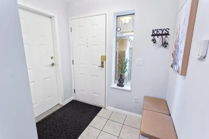 8 52 RICHMOND STREET - photo 4 of 40