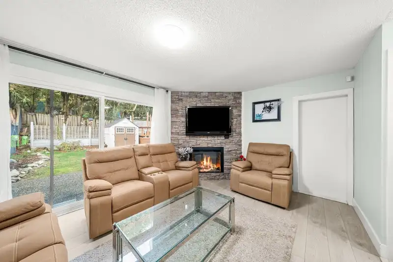 2725 SANDON DRIVE - photo 4 of 30
