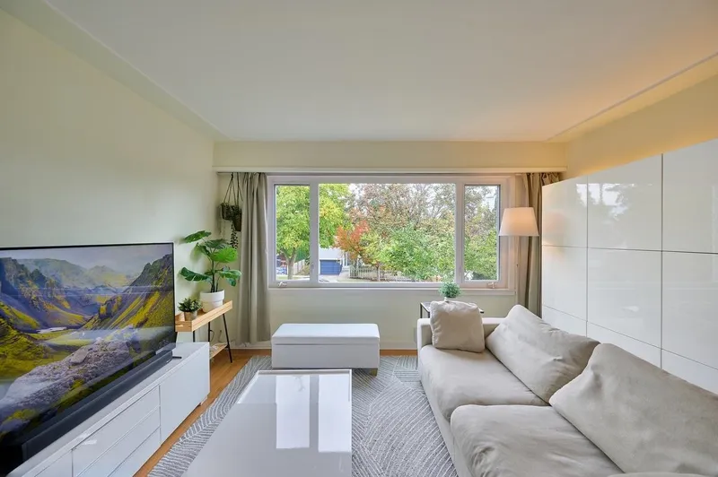 102 DURHAM STREET - photo 3 of 25