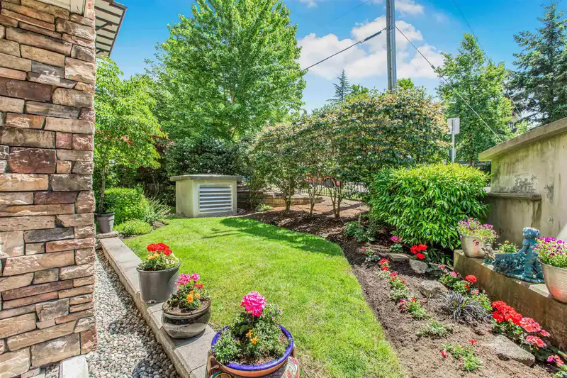 105 15195 36TH AVENUE - photo 1 of 40
