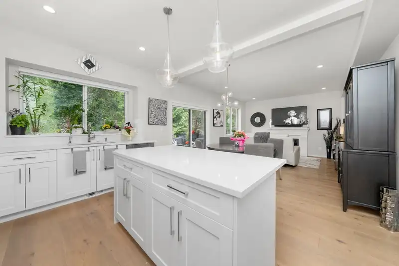 32 1871 165A STREET - photo 4 of 40