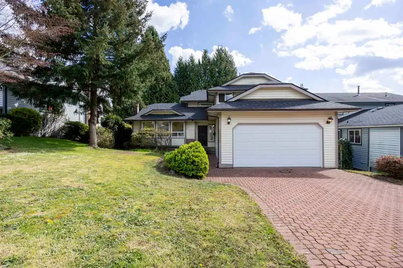 2556 TRILLIUM PLACE - photo 1 of 40