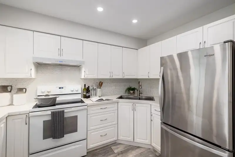 3A 1048 E 7TH AVENUE - photo 4 of 21