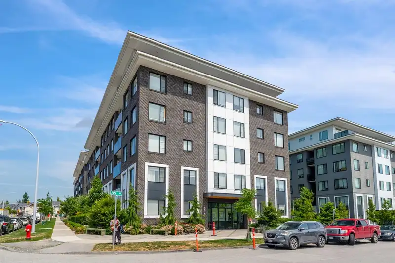508 15815 85 AVENUE - photo 1 of 29