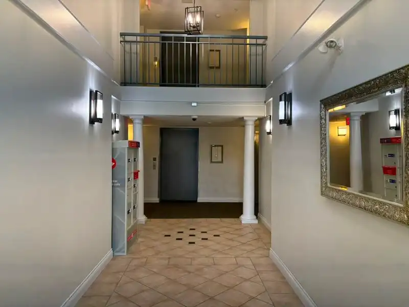 105 1669 GRANT AVENUE - photo 3 of 18