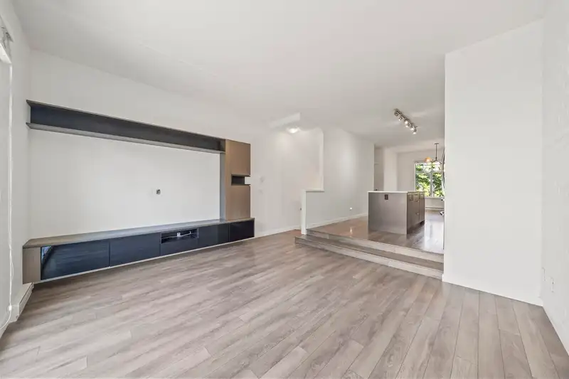 55 15340 GUILDFORD DRIVE - photo 3 of 31