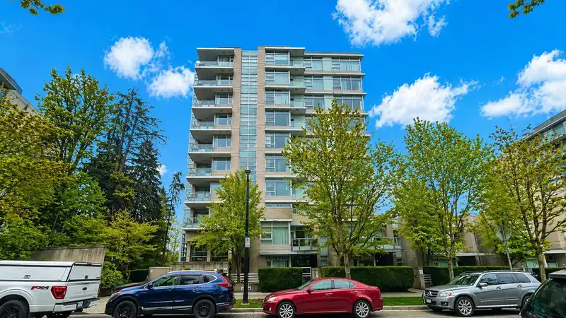 601 9266 UNIVERSITY CRESCENT - photo 2 of 17
