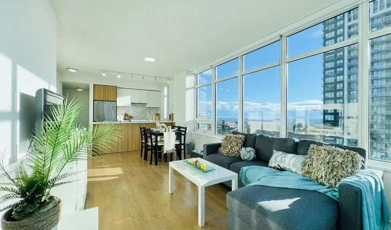 1507 6461 TELFORD AVENUE - photo 1 of 25