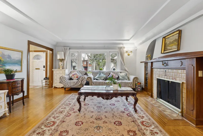 2923 W 32ND AVENUE - photo 4 of 25