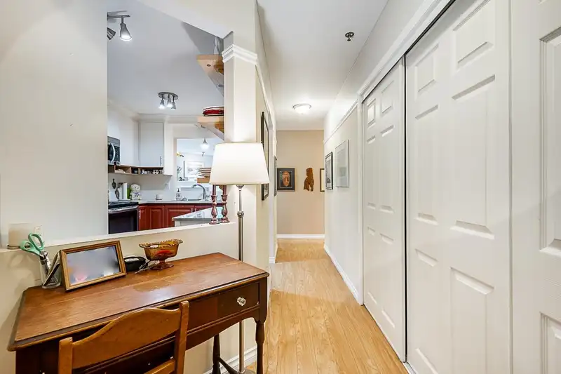209 5955 177B STREET - photo 4 of 31
