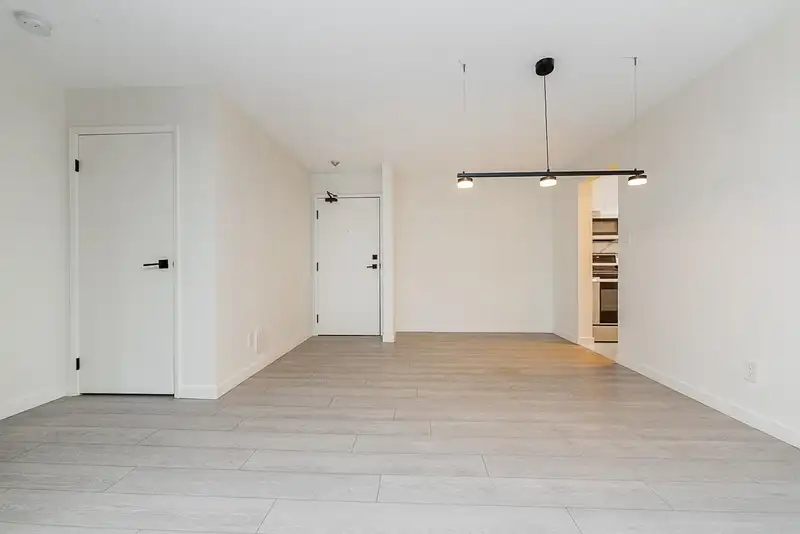 3209 13827 100 AVENUE - photo 3 of 35